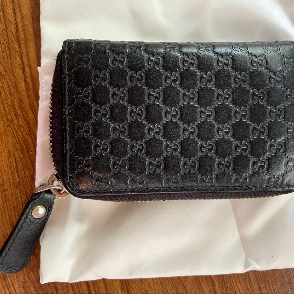 Gucci Black Embossed Leather Pouch - Picture 5 of 7